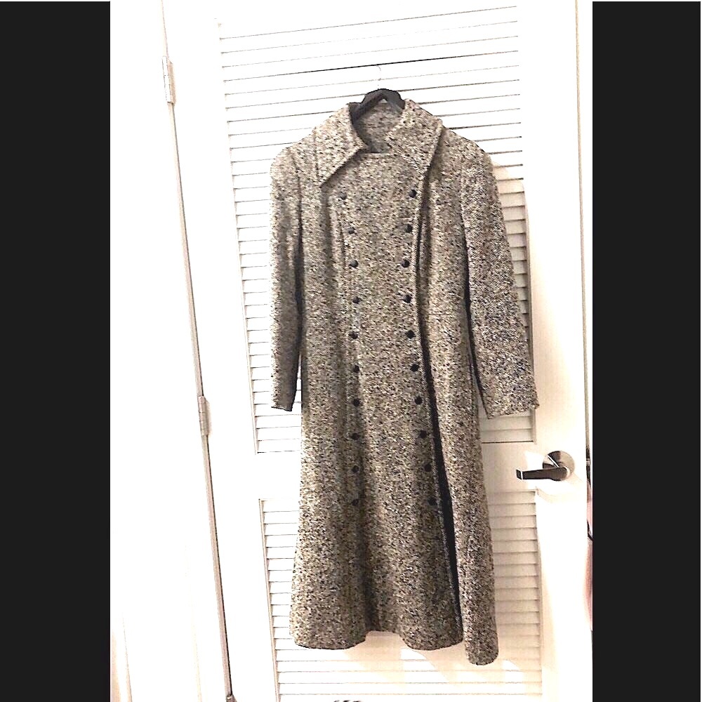 Vintage 1950s beautiful double breasted coat with back / front button up tail